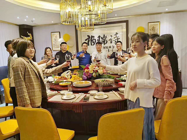 美麗財務(wù)團(tuán)建
